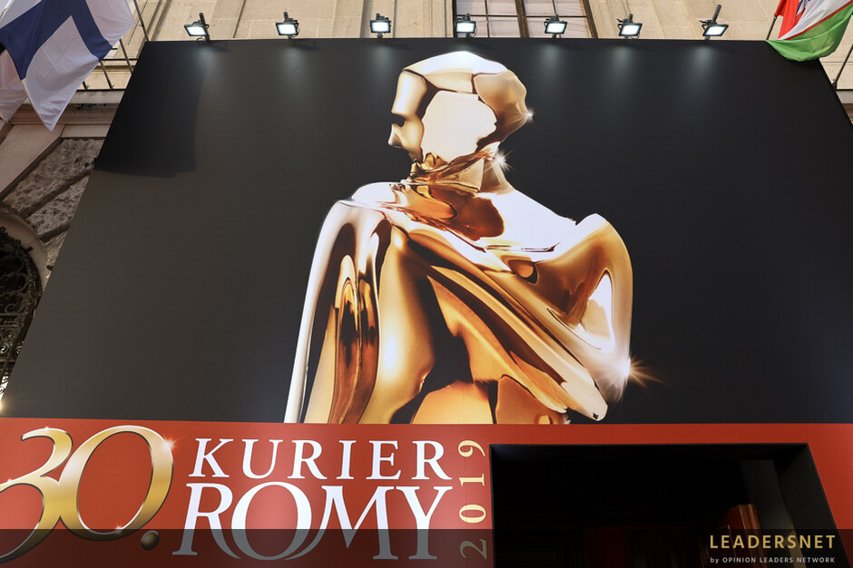 30. KURIER ROMY - Red Carpet