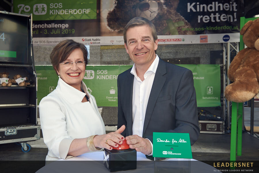 SOS-Kinderdorf und Doris Schmidauer starten Aktion „Kindheit retten“