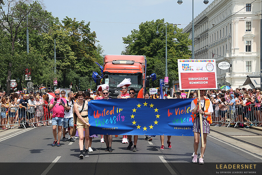 Wiener Regenbogenparade
