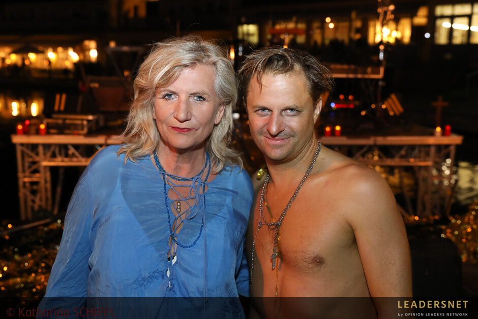 Der Schwimmende Salon mit Philipp Hochmair & Ulrike Beimpold