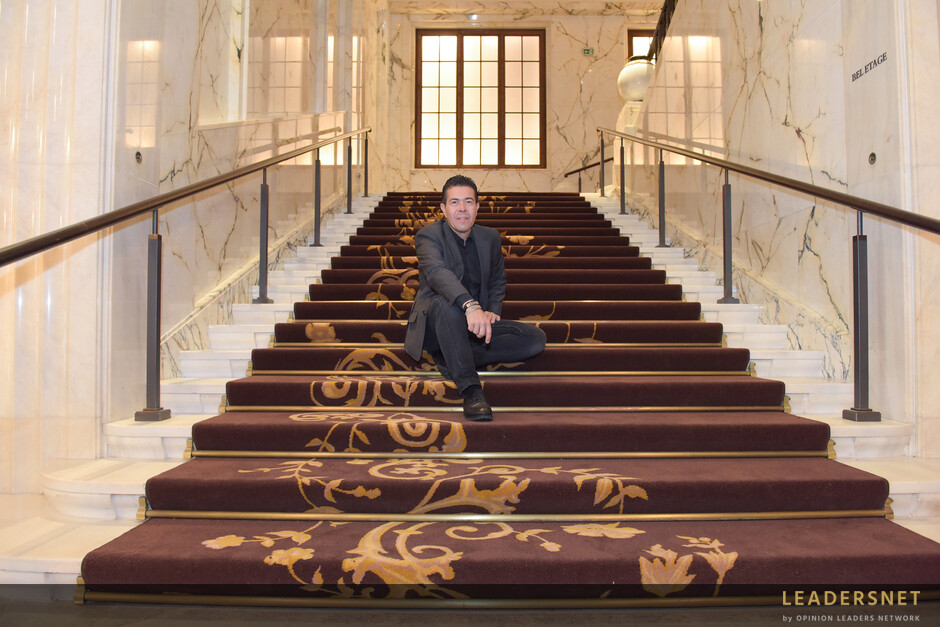 Neuer Teppich für die Feststiege im Park Hyatt Wien durch Omar Besim