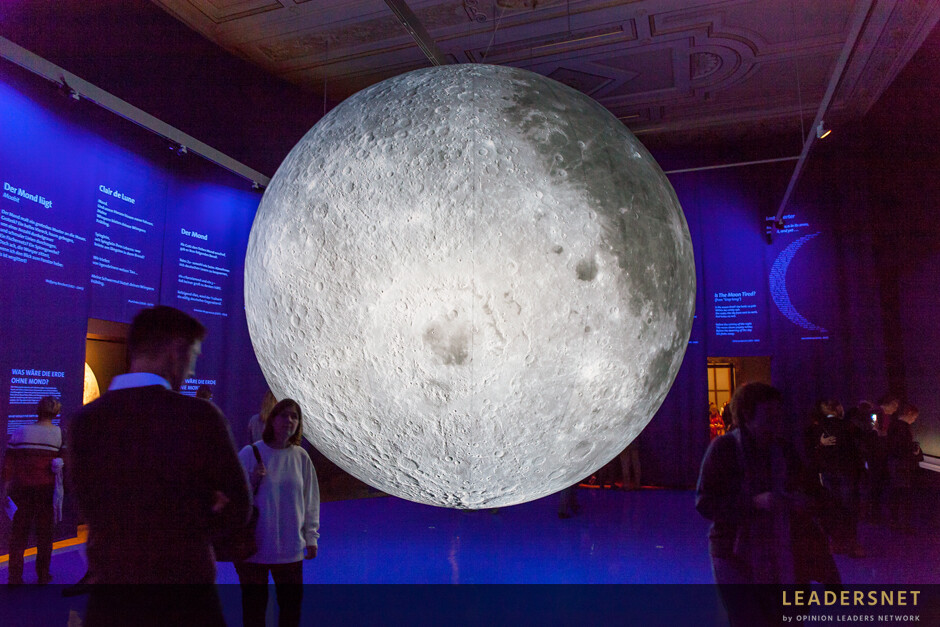 Ausstellungseröffnung: Der Mond - Sehnsucht, Kunst und Wissenschaft