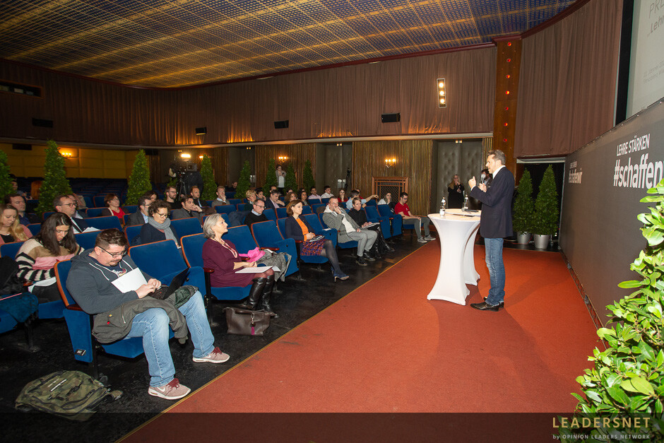 Präsentation der aktuellen Lehrlingszahlen mit WKÖ-Präsident Harald Mahrer - Vorstellung Lehrlingsinitiative