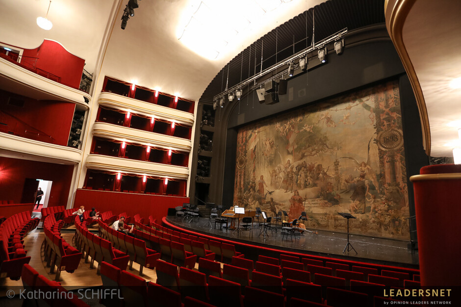 Das Orchesters der Volksoper Wien spielt Vivaldis Vier Jahreszeiten