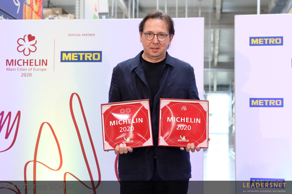 Übergabe Guide Michelin Plakette an Metro Cash & Carry