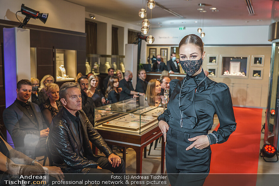 Silvia Schneider präsentierte ihre neues Kollektion "the black collection"