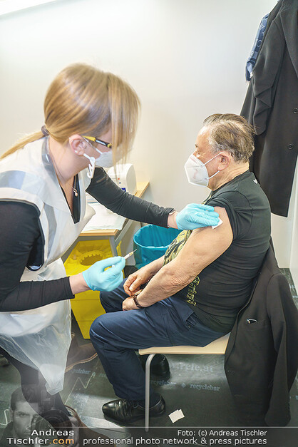 Richard Lugner erhielt die 2. Schutzimpfung gegen Covid-19
