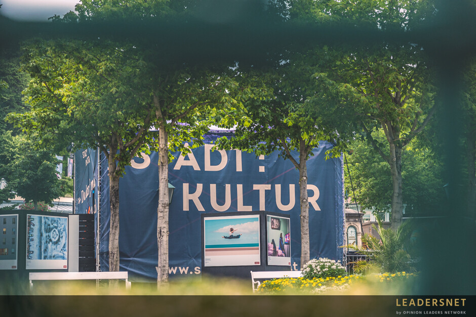 Stadt:Kultur Kurpark Baden  - Gernot Kulis – Best of 20 Jahre Ö3 Callboy
