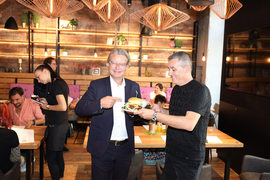 Le Burger eröffnet die erste Burgermanufaktur am Eisernen Tor in Graz