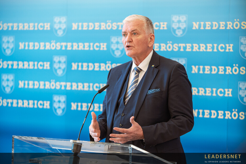 Pressekonferenz LH Mikl-Leitner "100 Jahre Niederösterreich",