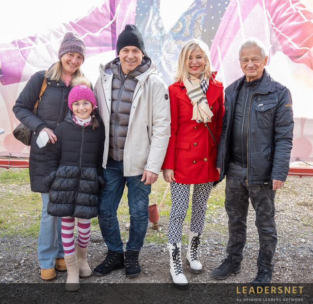 Karl Auer und Global Family lädt in den Zirkus Louis Knie