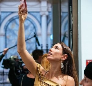 Humanic x Silvia Schneider und Kunstausstellung