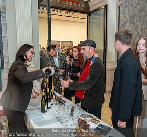 Humanic x Silvia Schneider und Kunstausstellung