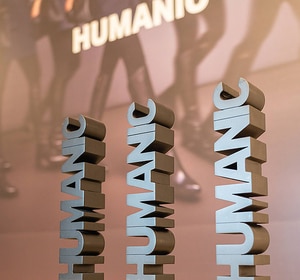 Humanic x Silvia Schneider und Kunstausstellung