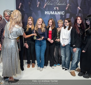 Humanic x Silvia Schneider und Kunstausstellung