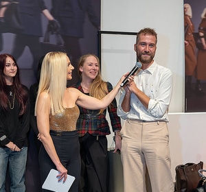 Humanic x Silvia Schneider und Kunstausstellung