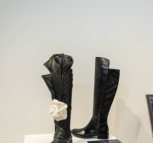 Humanic x Silvia Schneider und Kunstausstellung